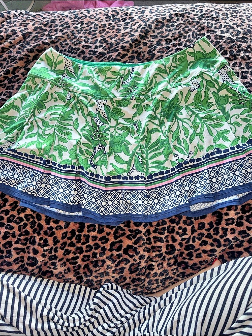 Lily Pulitzer LUXLETIC Printed Floral Skort in Green & White Like New